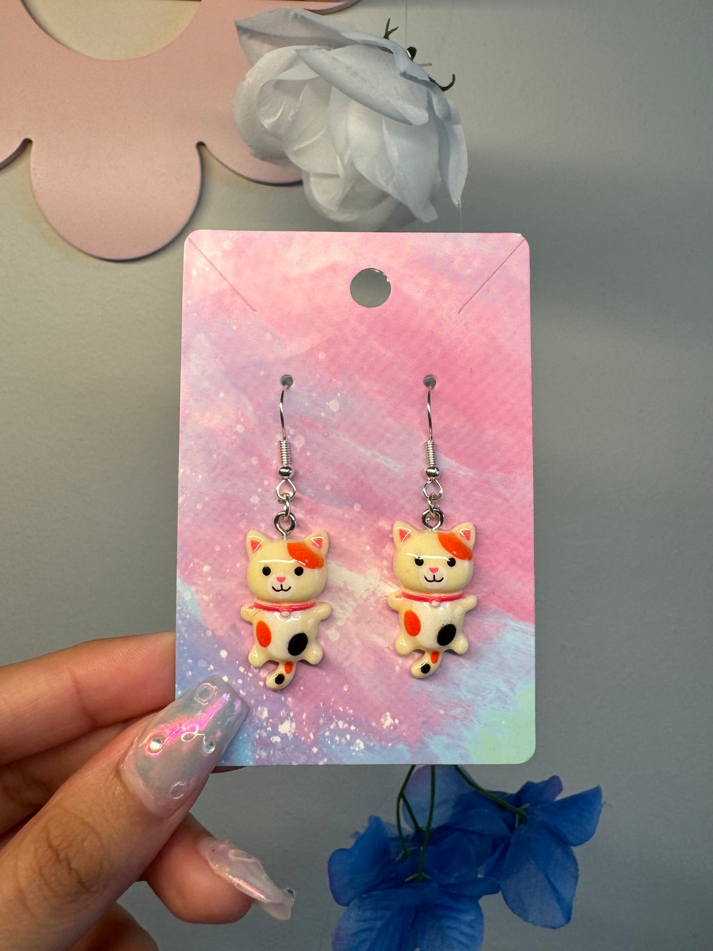 Cutie Creme Kitty Earrings